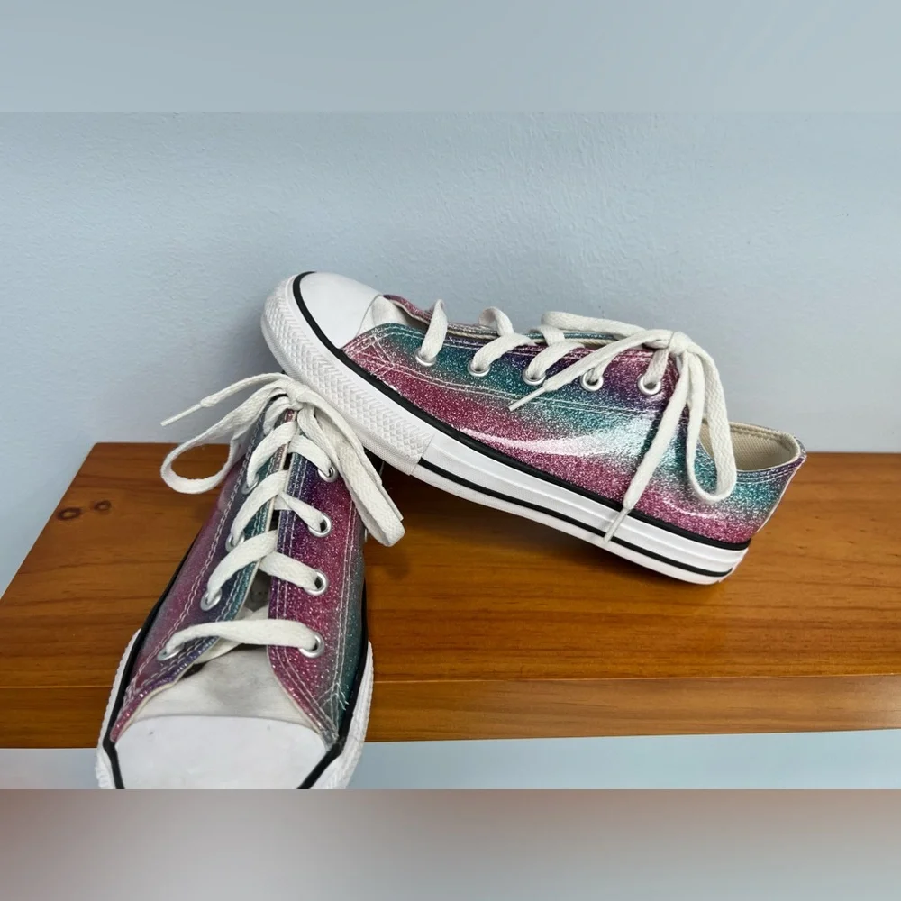 CONVERSE Chuck Taylor All Star Glitter Drip Low Top Sneakers Girls SZ 3 PreLoved